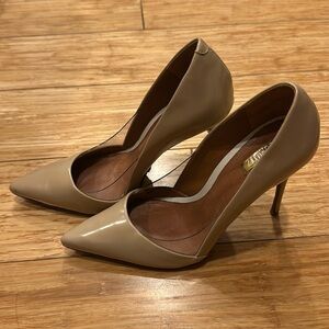 Schutz beige neutral heels